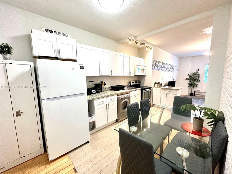 Recently Sold: $326,000 (2 beds, 2 baths, 802 Square Feet)