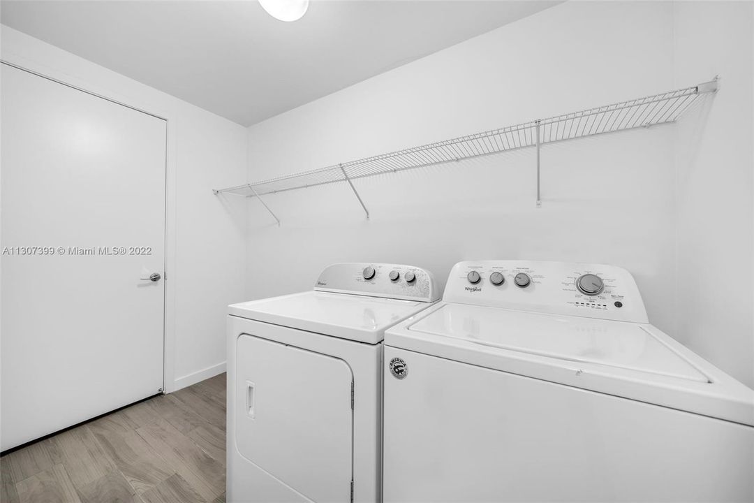 Recently Sold: $659,000 (2 beds, 2 baths, 1097 Square Feet)