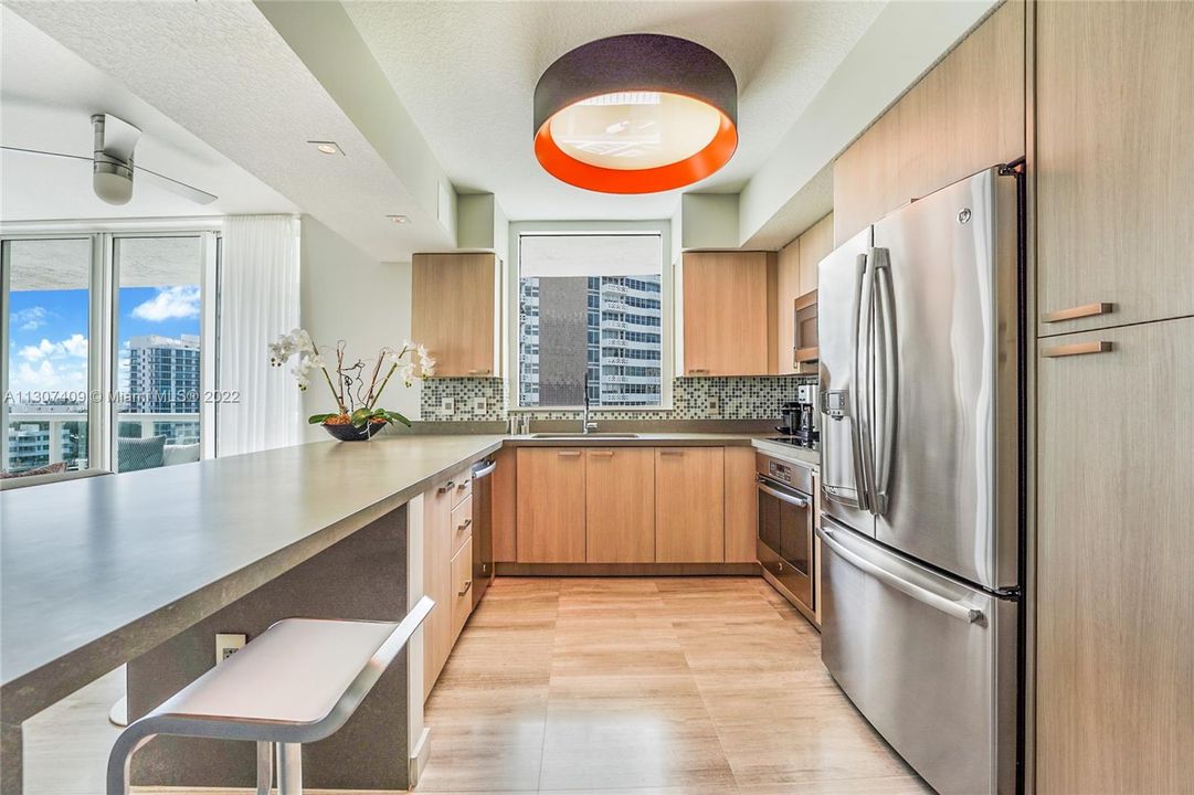 Recently Sold: $789,000 (1 beds, 1 baths, 850 Square Feet)