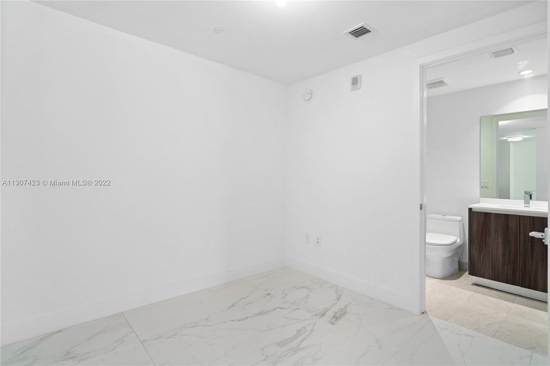最近租的: $5,500 (2 贝兹, 3 浴室, 1257 平方英尺)