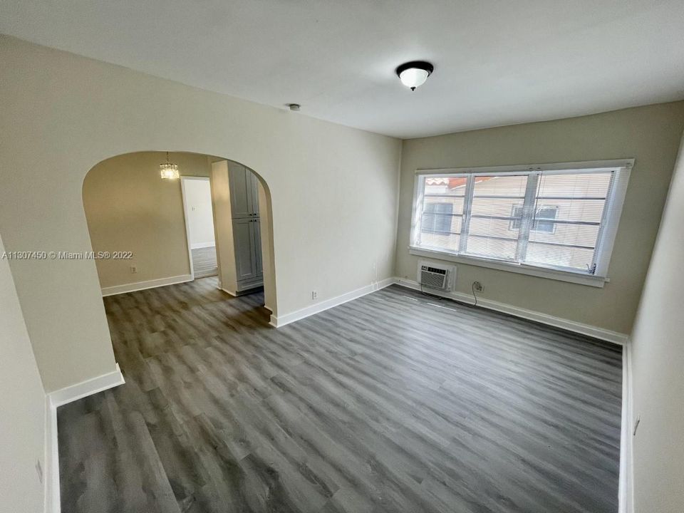 Recently Rented: $2,100 (1 beds, 1 baths, 700 Square Feet)