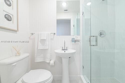 最近租的: $2,350 (2 贝兹, 2 浴室, 1024 平方英尺)