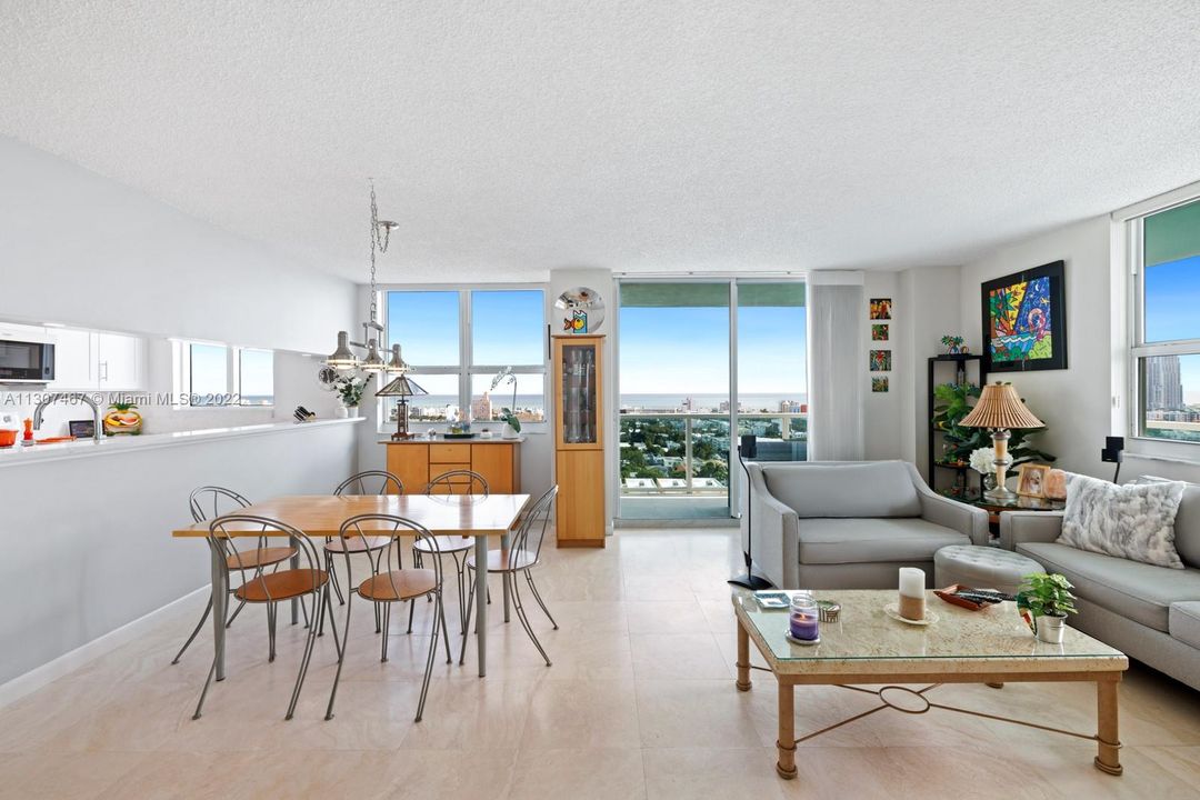 Recently Sold: $1,150,000 (2 beds, 2 baths, 1147 Square Feet)