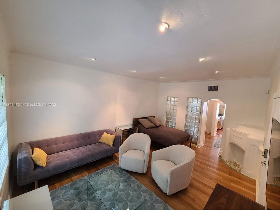Recently Sold: $240,000 (1 beds, 1 baths, 500 Square Feet)
