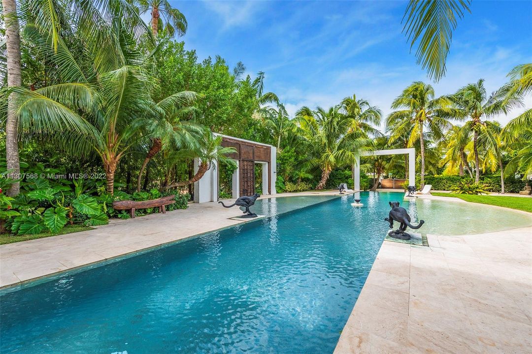 Recently Sold: $3,999,000 (3 beds, 2 baths, 2511 Square Feet)