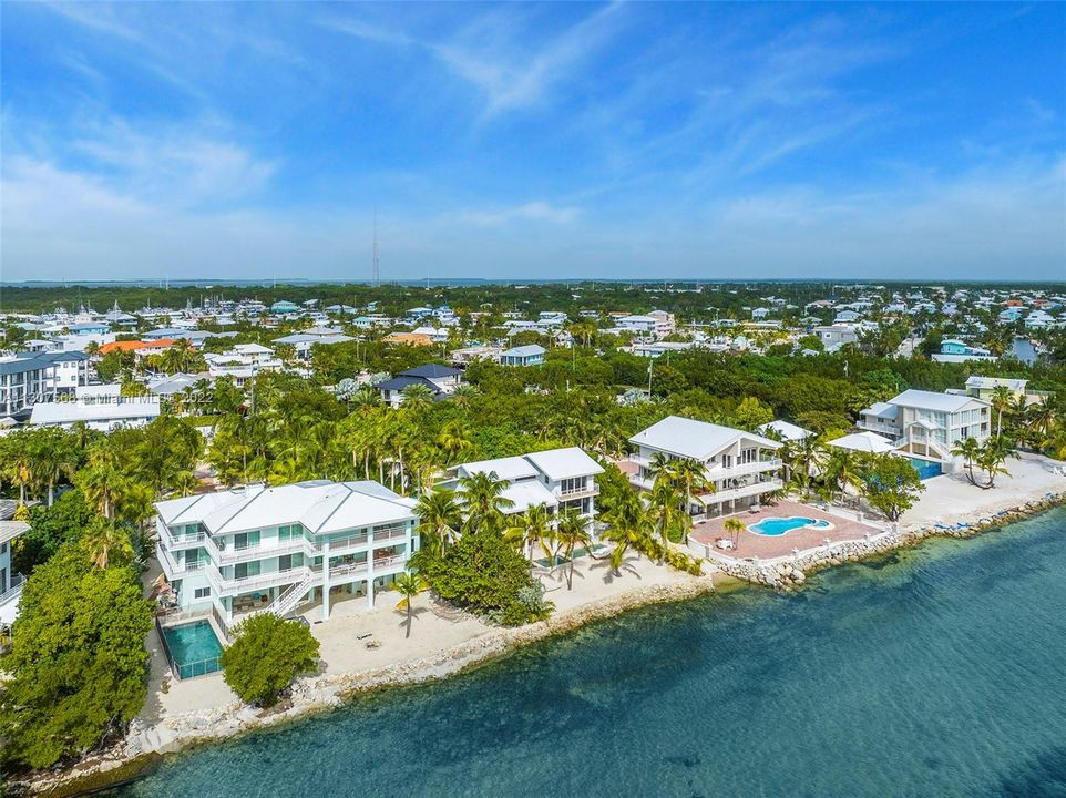 Recently Sold: $3,999,000 (3 beds, 2 baths, 2511 Square Feet)