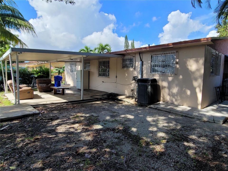 Recently Sold: $329,000 (3 beds, 2 baths, 1100 Square Feet)