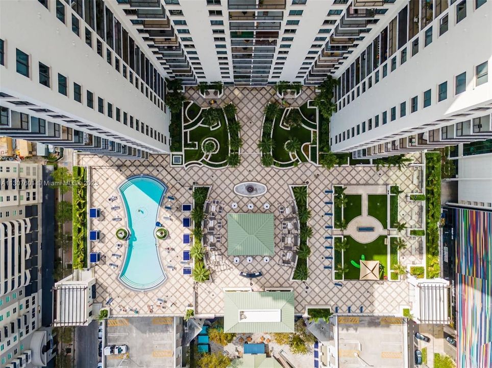Bird's eye view of the Expansive amenity deck