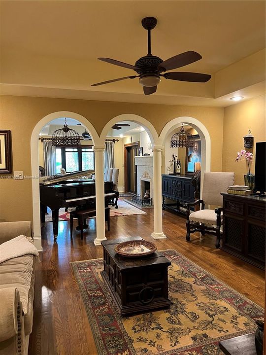 Recently Sold: $1,300,000 (3 beds, 3 baths, 2256 Square Feet)