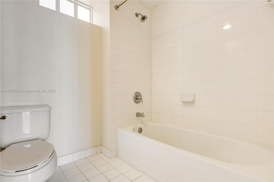 Recently Rented: $2,900 (2 beds, 2 baths, 1064 Square Feet)