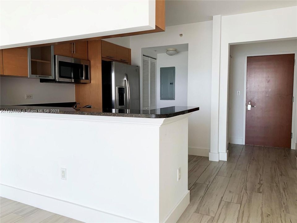 Recently Rented: $3,800 (2 beds, 2 baths, 1110 Square Feet)