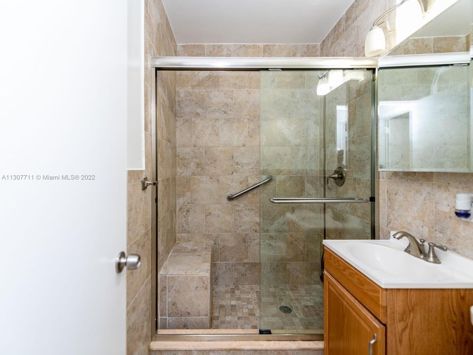 最近租的: $4,000 (5 贝兹, 3 浴室, 2294 平方英尺)