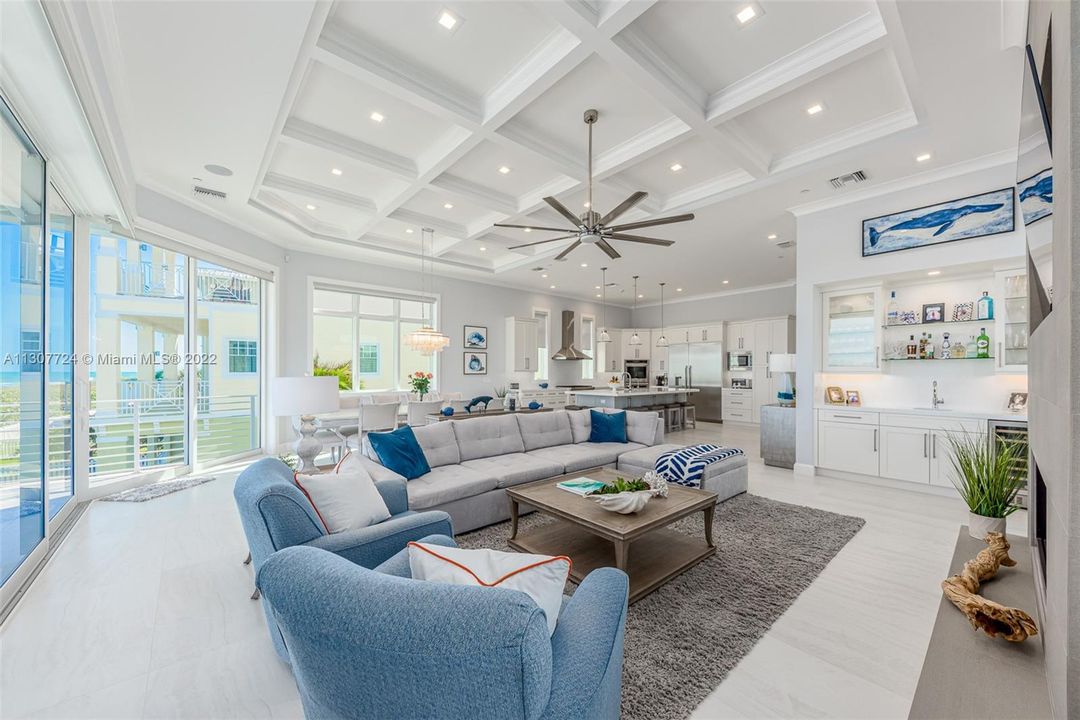 Recently Sold: $5,195,000 (4 beds, 5 baths, 4800 Square Feet)