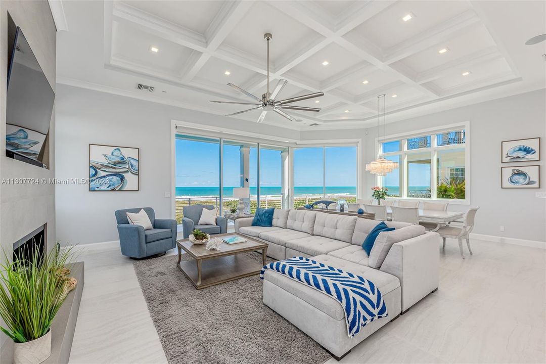 Recently Sold: $5,195,000 (4 beds, 5 baths, 4800 Square Feet)