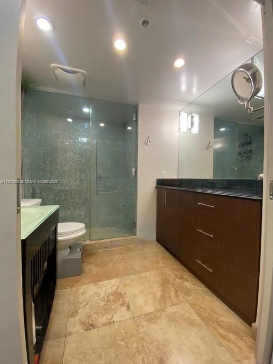 Недавно арендовано: $3,100 (1 спален, 1 ванн, 837 Квадратных фут)