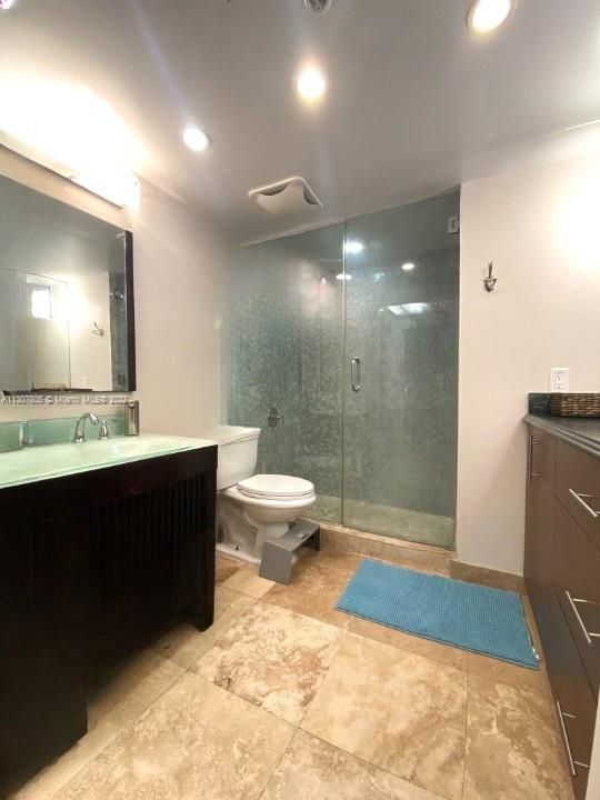 Недавно арендовано: $3,100 (1 спален, 1 ванн, 837 Квадратных фут)