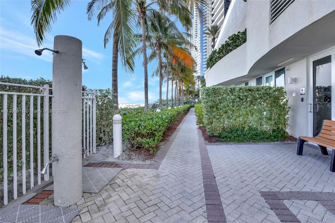Recently Sold: $1,495,000 (2 beds, 2 baths, 1644 Square Feet)