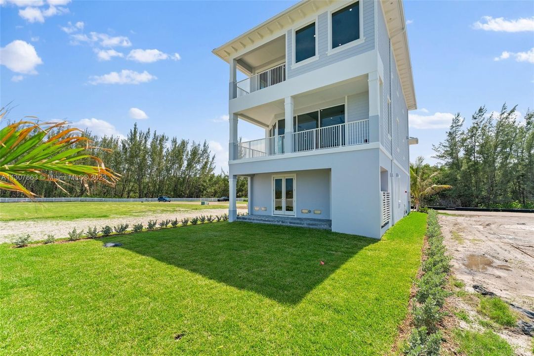 Vendido Recientemente: $3,395,000 (4 camas, 5 baños, 3746 Pies cuadrados)