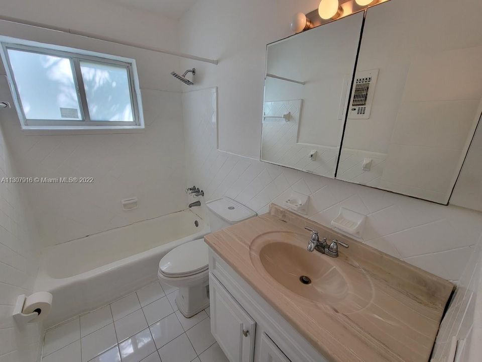 Недавно арендовано: $2,295 (1 спален, 1 ванн, 750 Квадратных фут)
