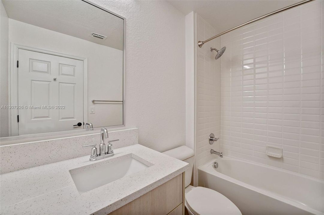 Недавно арендовано: $3,263 (2 спален, 2 ванн, 1337 Квадратных фут)