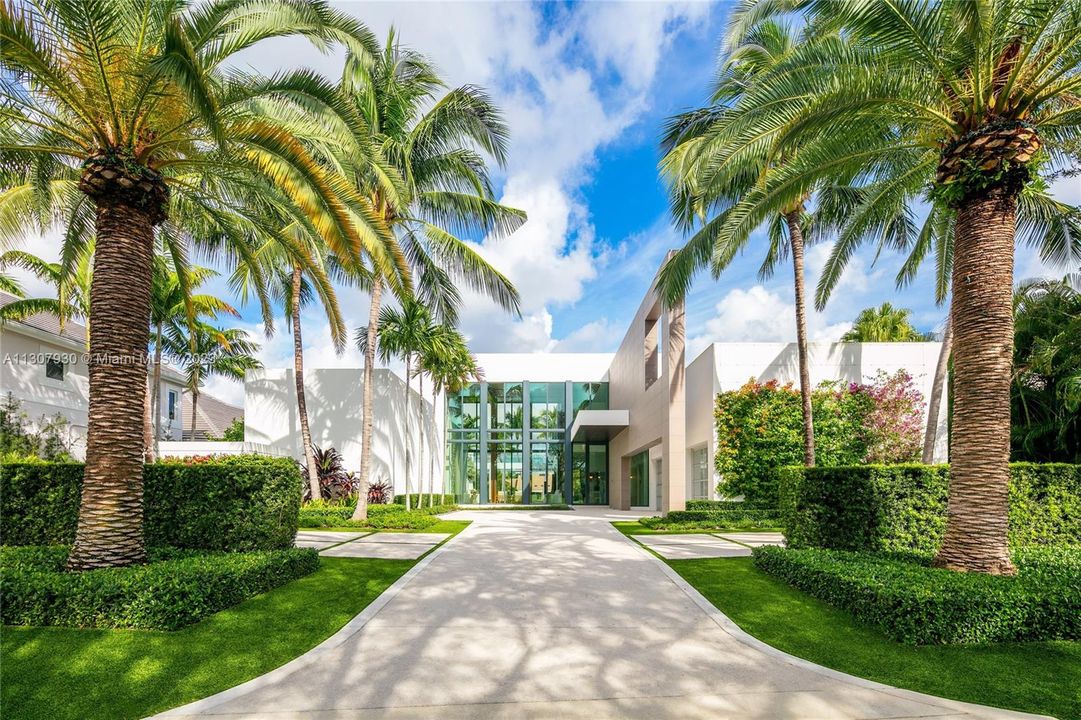 Recently Sold: $18,500,000 (5 beds, 6 baths, 6804 Square Feet)