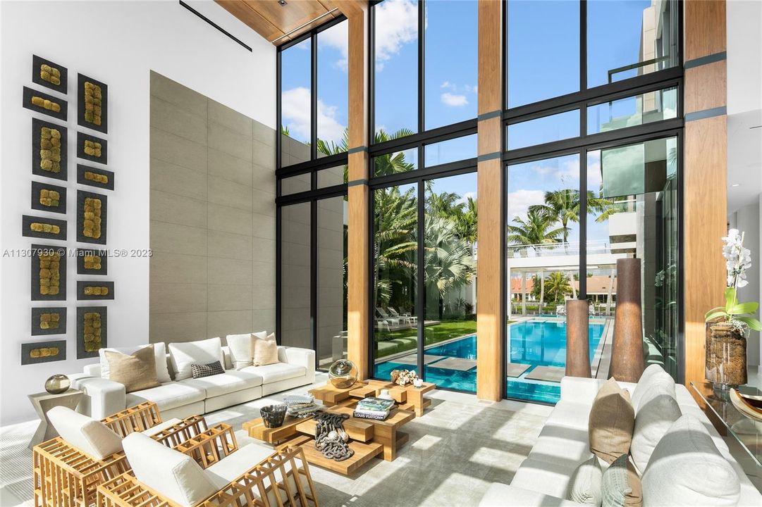 Vendido Recientemente: $18,500,000 (5 camas, 6 baños, 6804 Pies cuadrados)