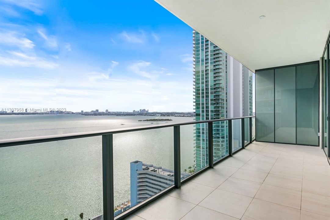Recently Sold: $910,000 (2 beds, 2 baths, 0 Square Feet)