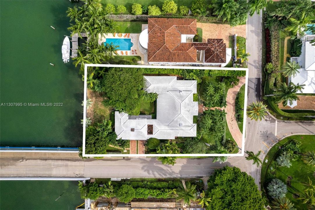 Recently Sold: $12,250,000 (5 beds, 4 baths, 4140 Square Feet)