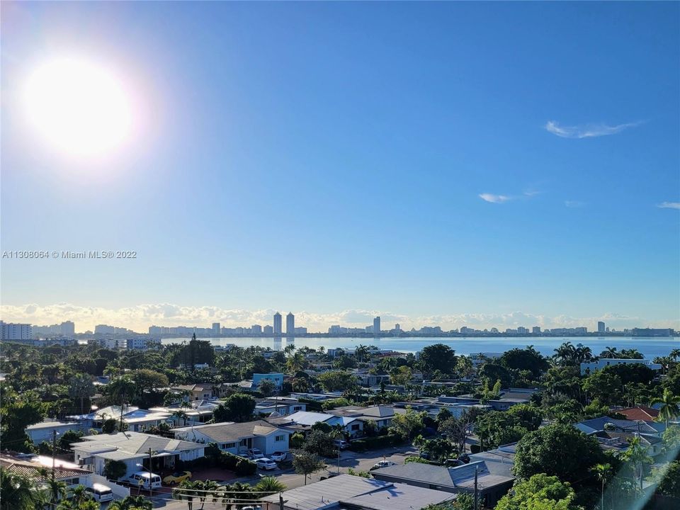 Recently Sold: $275,000 (1 beds, 1 baths, 817 Square Feet)