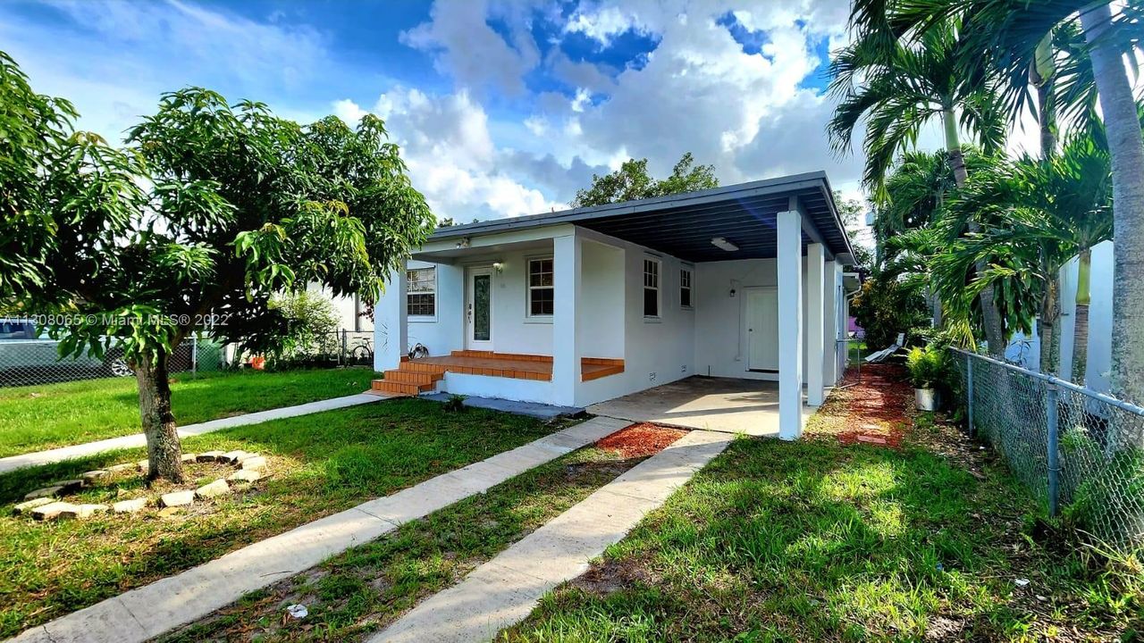 Recently Rented: $2,500 (3 beds, 1 baths, 1040 Square Feet)