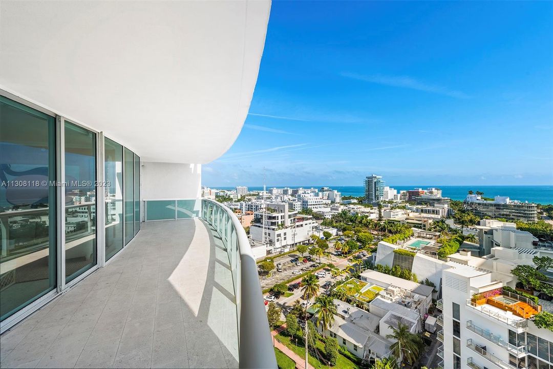 Active With Contract: $2,695,000 (2 beds, 2 baths, 1390 Square Feet)