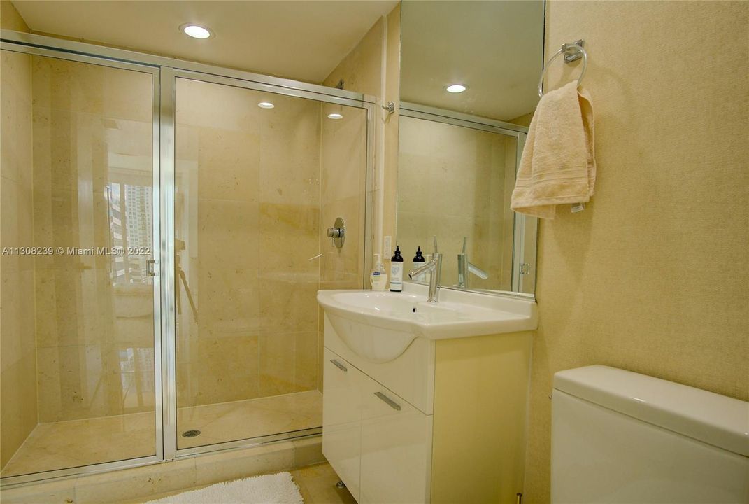 最近租的: $6,500 (2 贝兹, 2 浴室, 1255 平方英尺)