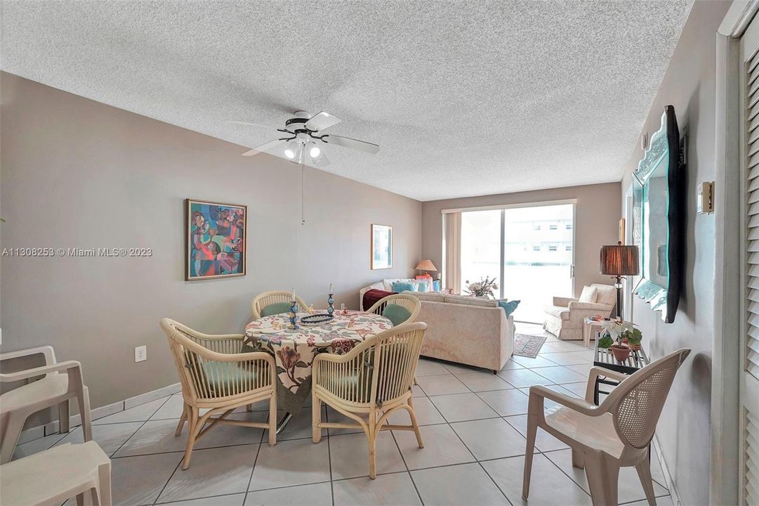 Recently Sold: $350,000 (2 beds, 1 baths, 820 Square Feet)