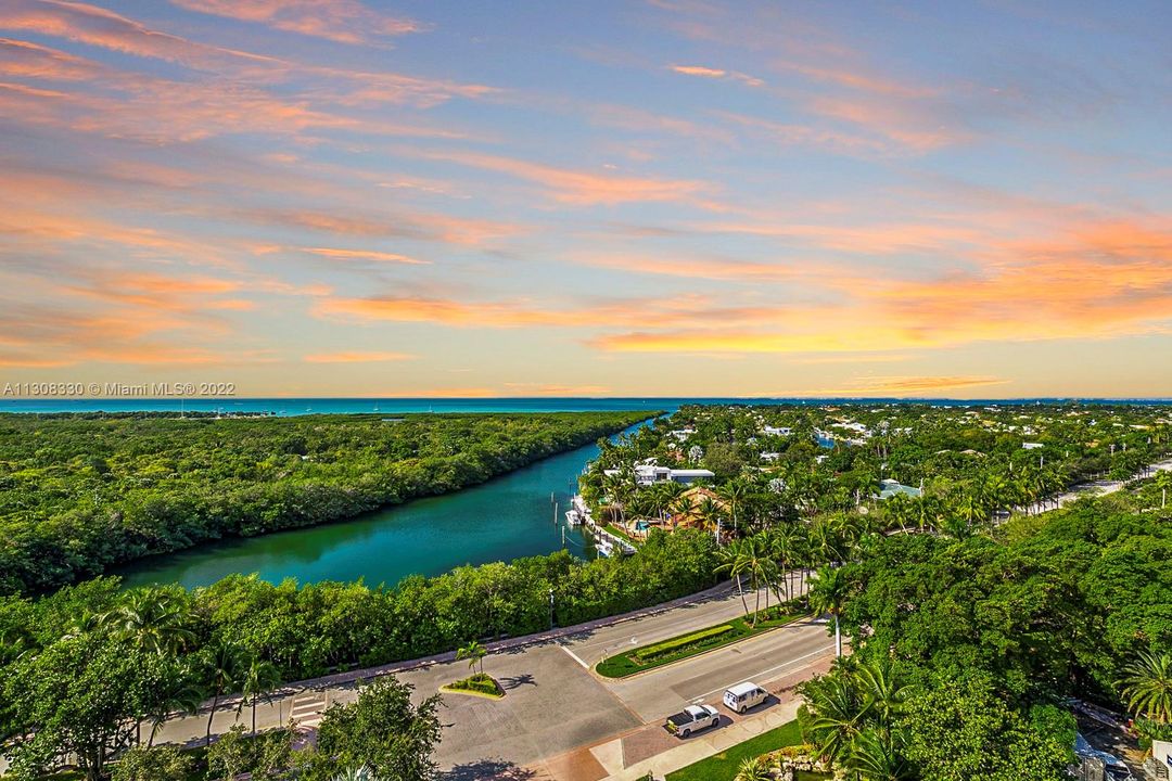 Recently Sold: $1,495,000 (2 beds, 2 baths, 1782 Square Feet)