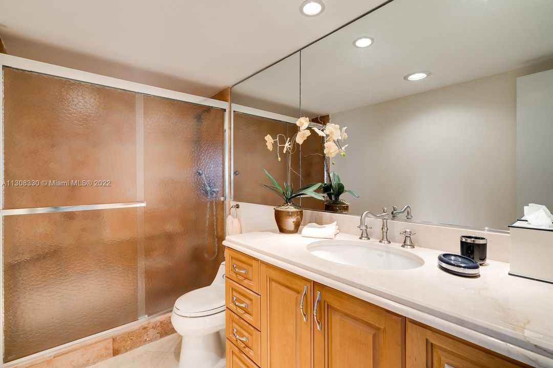 Recently Sold: $1,495,000 (2 beds, 2 baths, 1782 Square Feet)