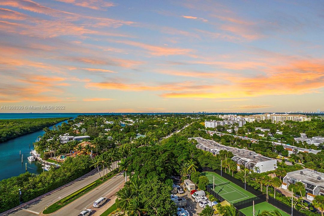 Recently Sold: $1,495,000 (2 beds, 2 baths, 1782 Square Feet)