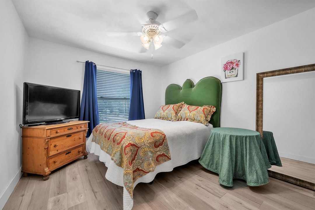 Recently Rented: $1,995 (2 beds, 2 baths, 889 Square Feet)