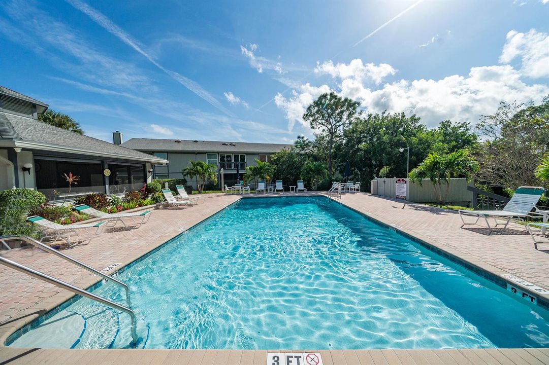 Recently Rented: $1,995 (2 beds, 2 baths, 889 Square Feet)