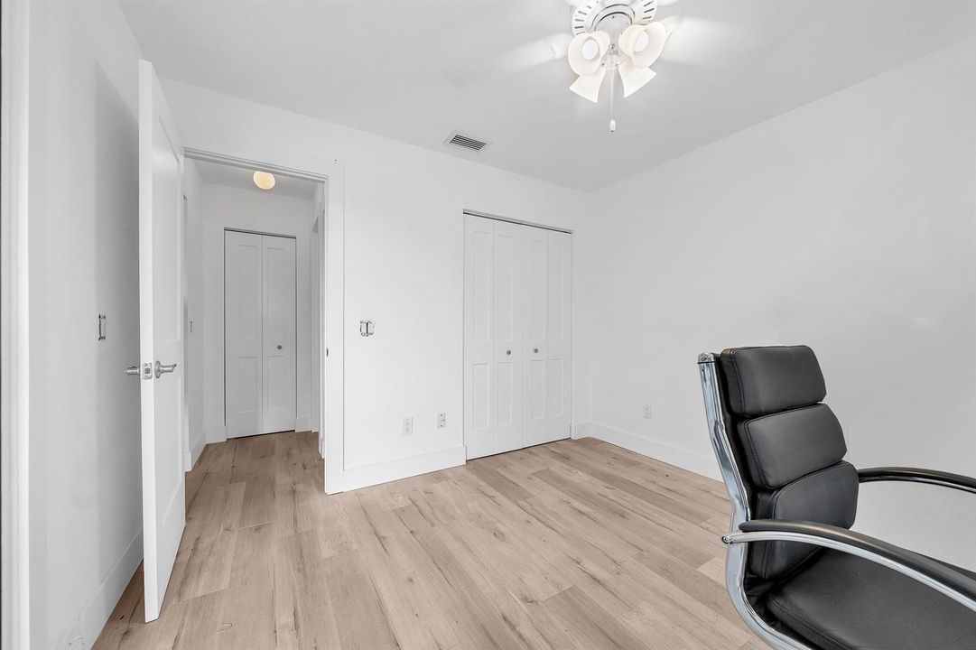 Recently Rented: $1,995 (2 beds, 2 baths, 889 Square Feet)