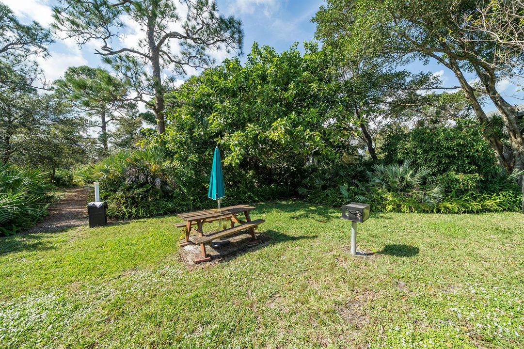 Recently Rented: $1,995 (2 beds, 2 baths, 889 Square Feet)