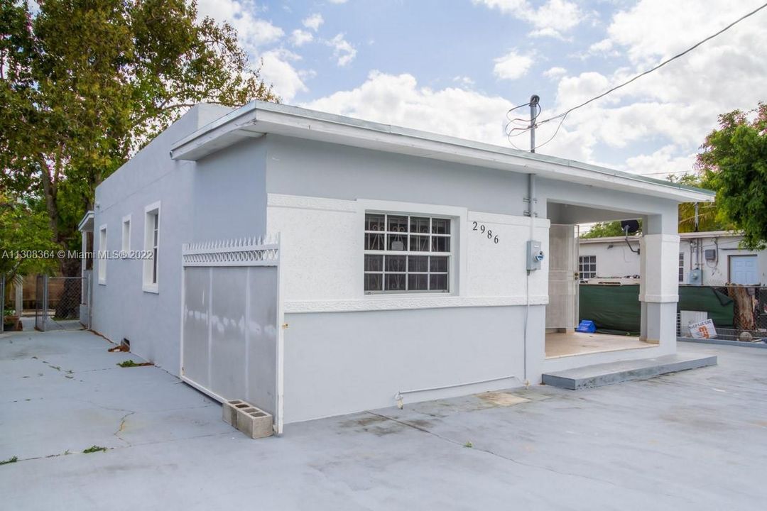 Recently Sold: $350,000 (3 beds, 2 baths, 840 Square Feet)