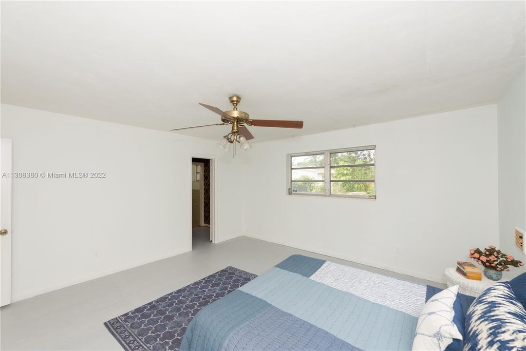 Recently Sold: $780,000 (3 beds, 2 baths, 2679 Square Feet)
