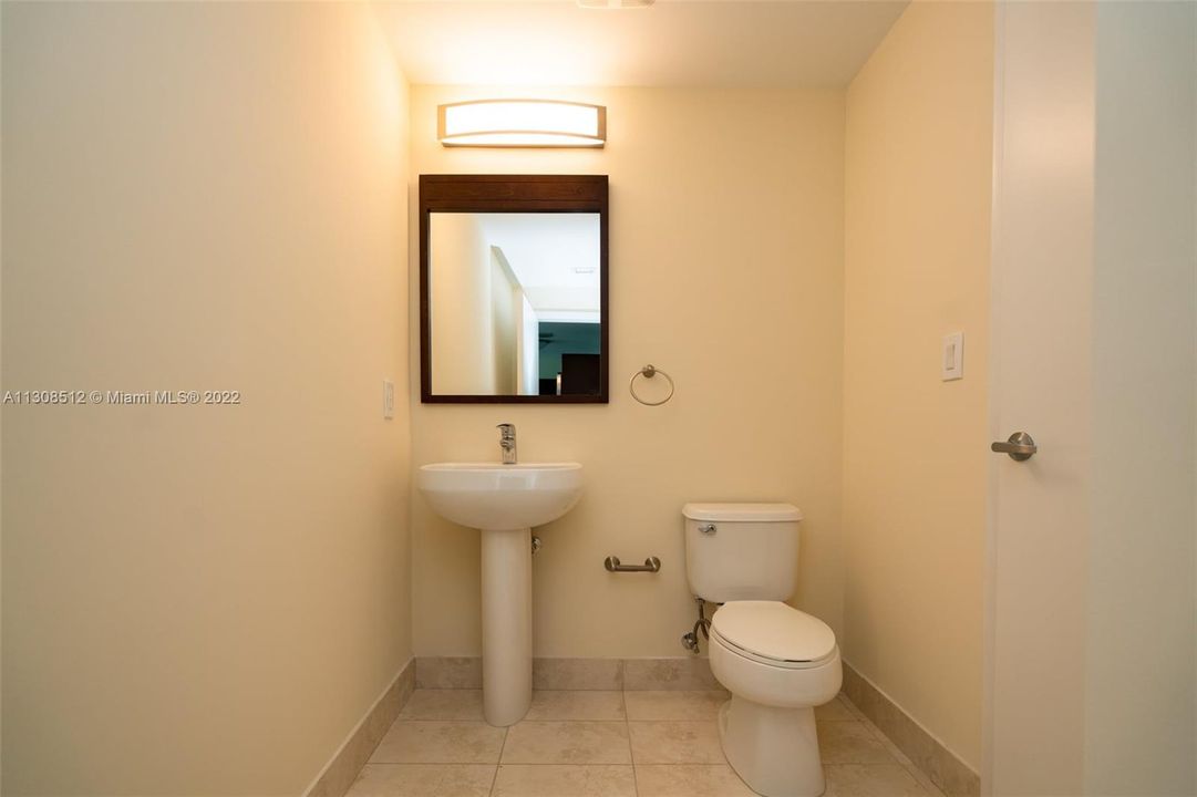 最近租的: $3,900 (2 贝兹, 2 浴室, 1084 平方英尺)