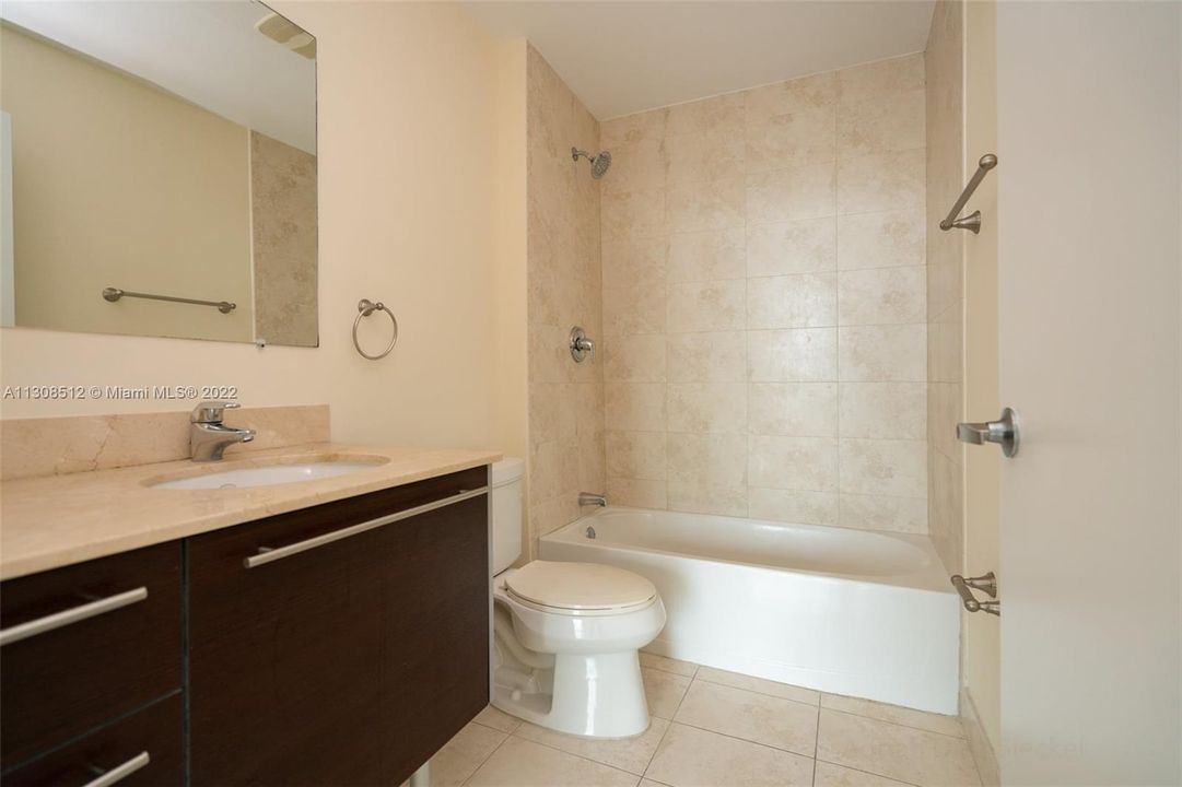 Недавно арендовано: $3,900 (2 спален, 2 ванн, 1084 Квадратных фут)
