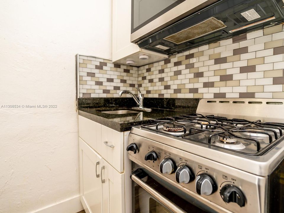 Recently Rented: $1,800 (1 beds, 1 baths, 290 Square Feet)