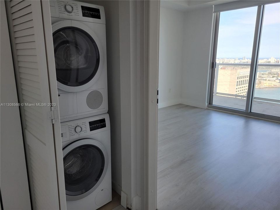 For Rent: $4,100 (2 beds, 2 baths, 1006 Square Feet)
