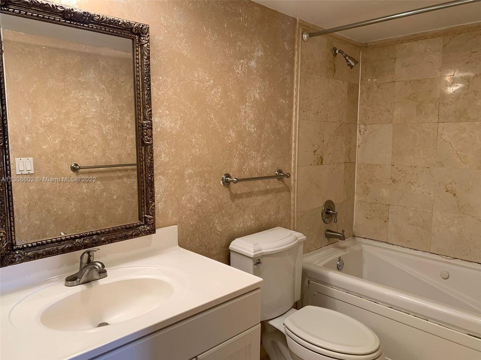 最近租的: $2,900 (1 贝兹, 2 浴室, 848 平方英尺)