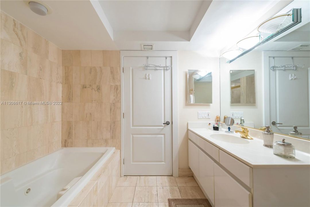 Недавно арендовано: $4,500 (1 спален, 1 ванн, 800 Квадратных фут)