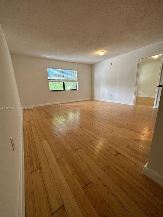 Recently Rented: $1,800 (1 beds, 1 baths, 546 Square Feet)