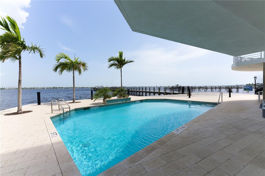 Recently Sold: $1,995,000 (3 beds, 3 baths, 2618 Square Feet)